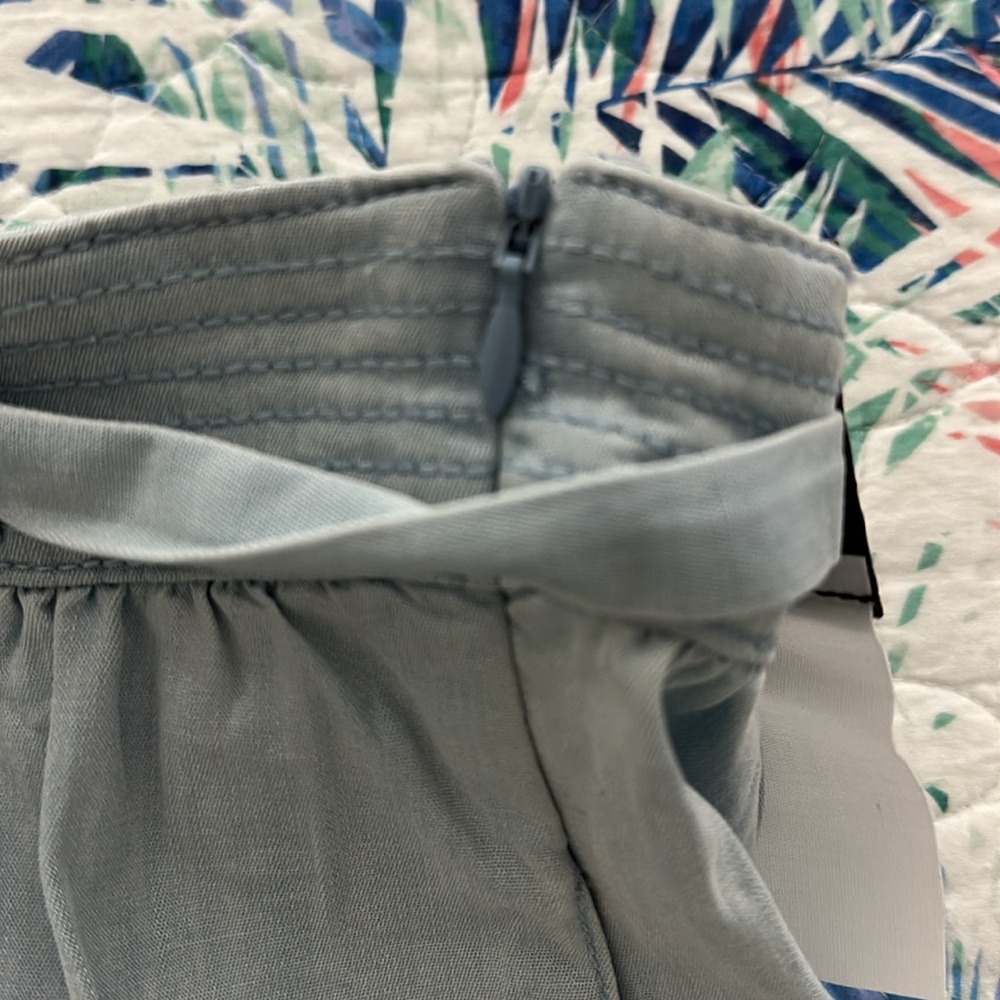 WHBM NWT 5” Short Extra High Rise! Super cute. - Picture 8 of 8